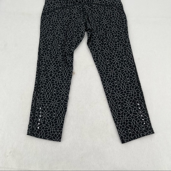 NIKE Women’s Dri-Fit Running Training Capri Pant Black/White Starglass sz: Small - Picture 3 of 10
